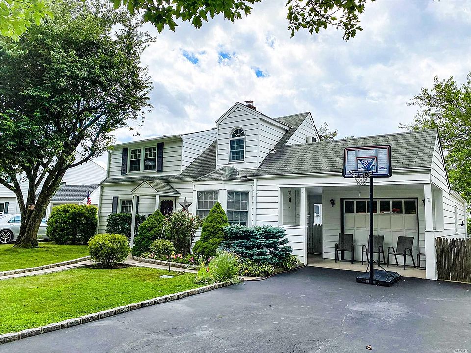 1st image of 70 Parkside Dr N