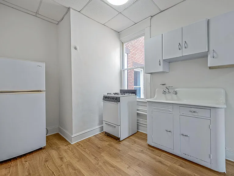 111 W 29th St #3F — Photo 8