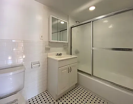 Rented by REAL New York | media 3