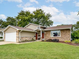 5162 Newport Dr, Oak Forest, IL