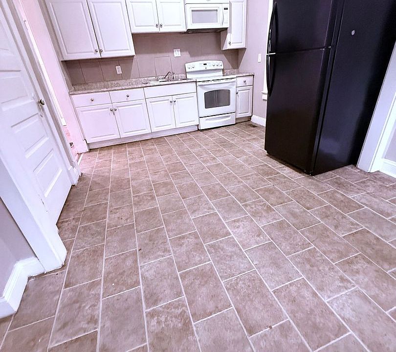 1st image of 4017 Agnes Ave