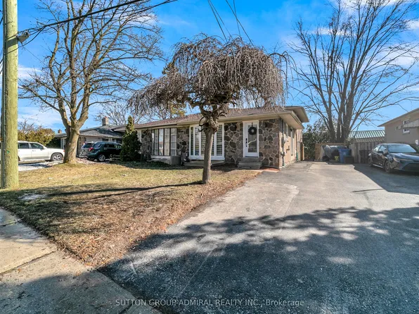 17 Jasper Dr, Aurora, ON L4G 3B6