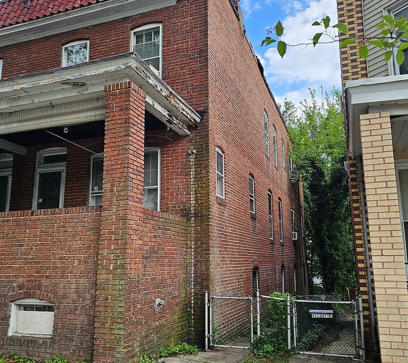 2nd image of 4231 Euclid Ave