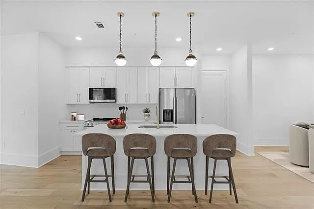 875 Okeefe Ave #301 — Photo 7