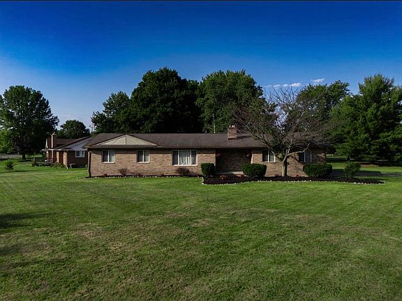 2nd image of 6453 Meadowwood Ln