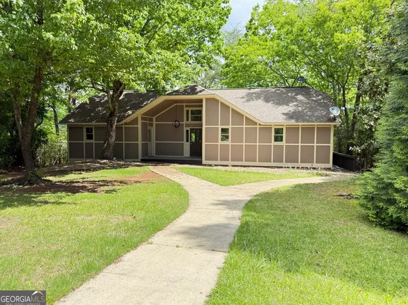 85 International Village Dr, Helen, GA 30545