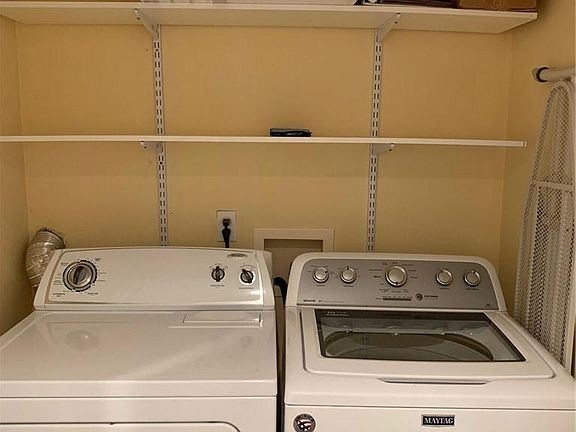 5th image of 1246 Armacost Ave APT 307