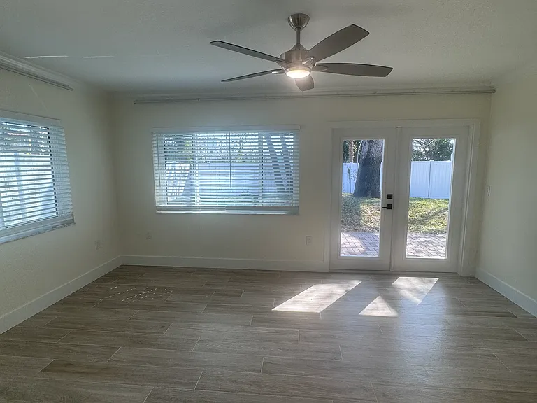 7818 Causeway Blvd N — Photo 16