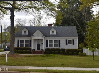 422 Athens St, Hartwell, GA 30643