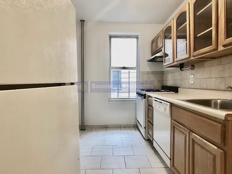 175 Pinehurst Ave #3-B — Photo 8