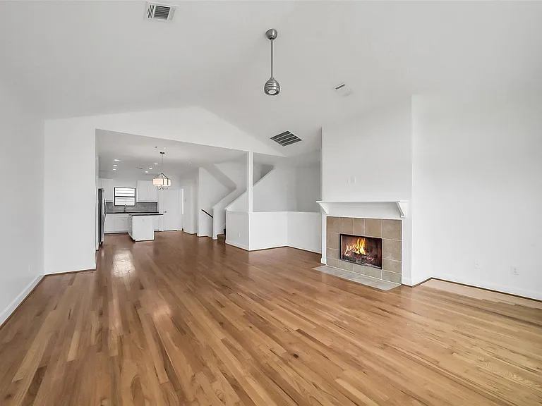 650 Westcross St #70 — Photo 27
