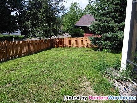 3rd image of 2201 Bonnie Ln