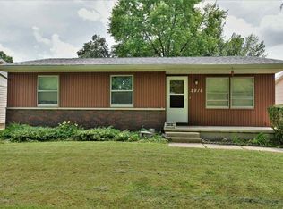 2916 Somerton Rd, Springfield, IL 62702