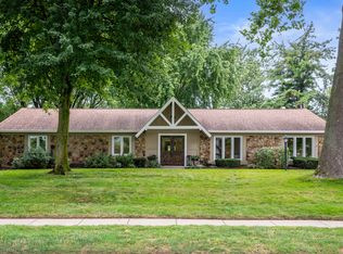 12110 Somerset Way E, Carmel, IN 46033