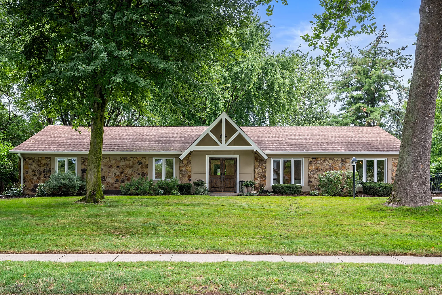 12110 Somerset Way E photo 1