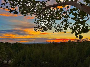 1073 Encantado Dr, Santa Fe, NM 87501