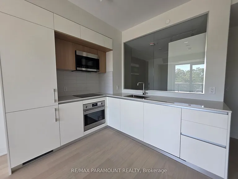 322 Dupont St #307 — Photo 3