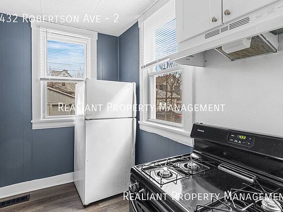 3rd image of 2432 Robertson Ave Unit 2
