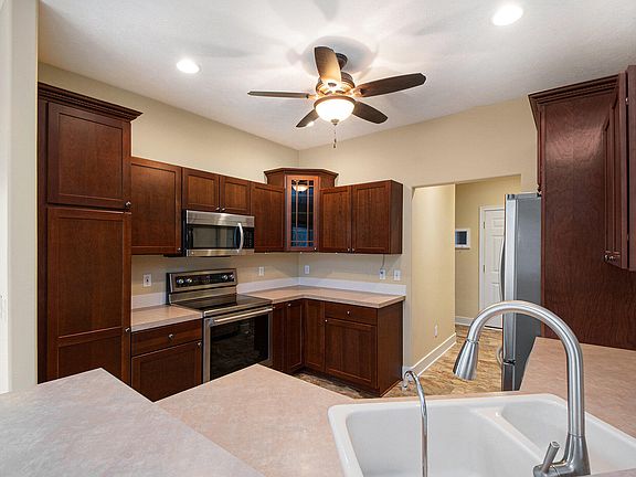 5th image of 2067 Edington Dr SE