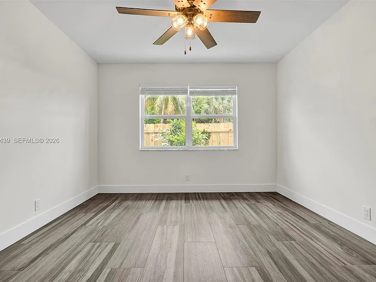 929 S North St #5 — Photo 15