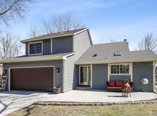 6591 Foxtail Ct, Chanhassen, MN 55317