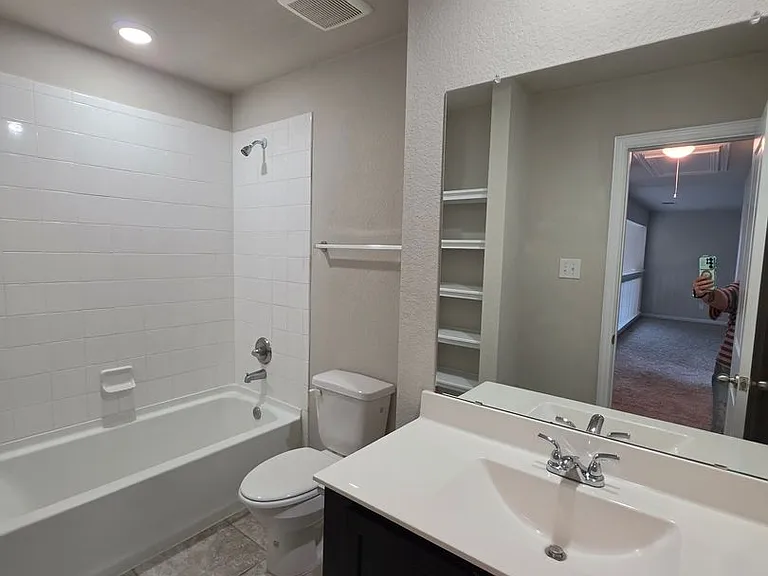 8931 Arundal Gdn — Photo 27