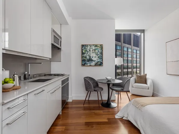 1 Dalton St Unit 2402, Boston, MA 02115
