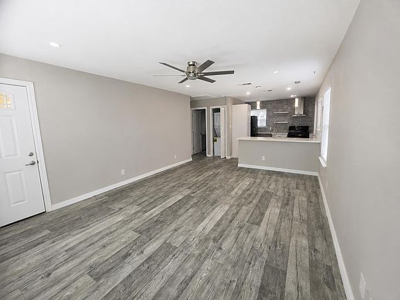 5th image of 4603 Leslie Ave