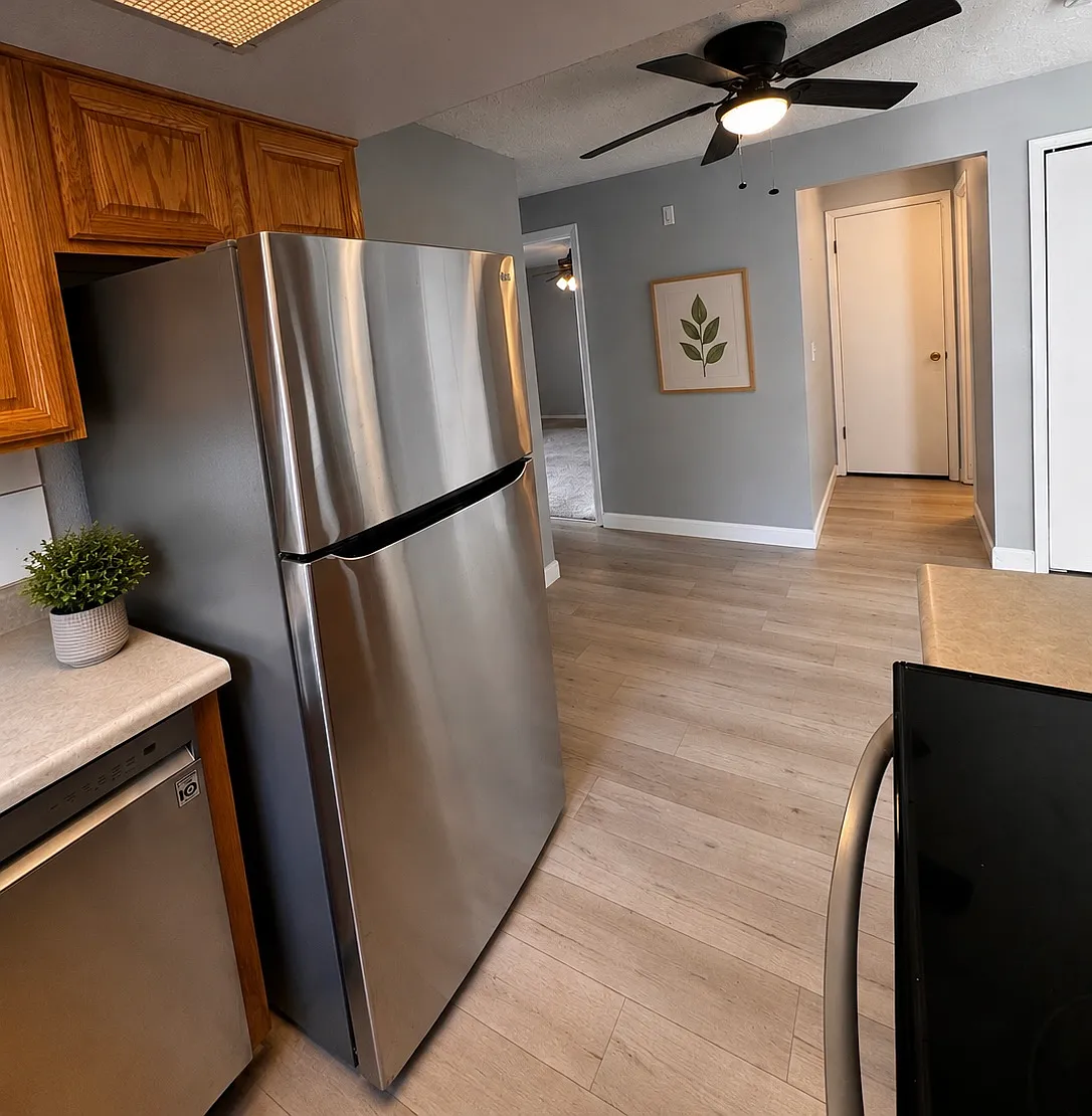 2 bed, 860 sqft, $1,700 — Photo 2
