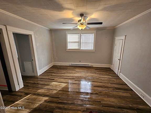 4th image of 546 Marigold Street