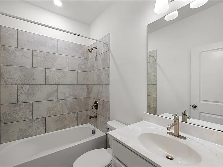 307 Danville Ave — Photo 22