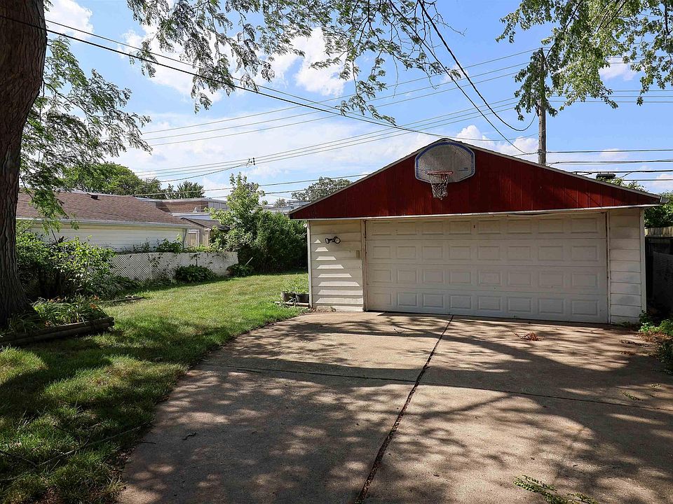 21101 Yale St, photo 19