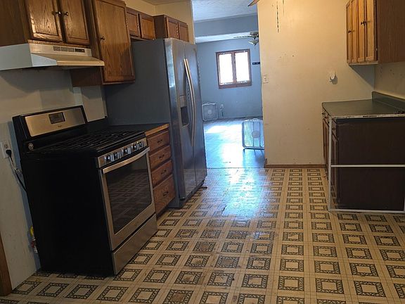 3rd image of 502 Maple St