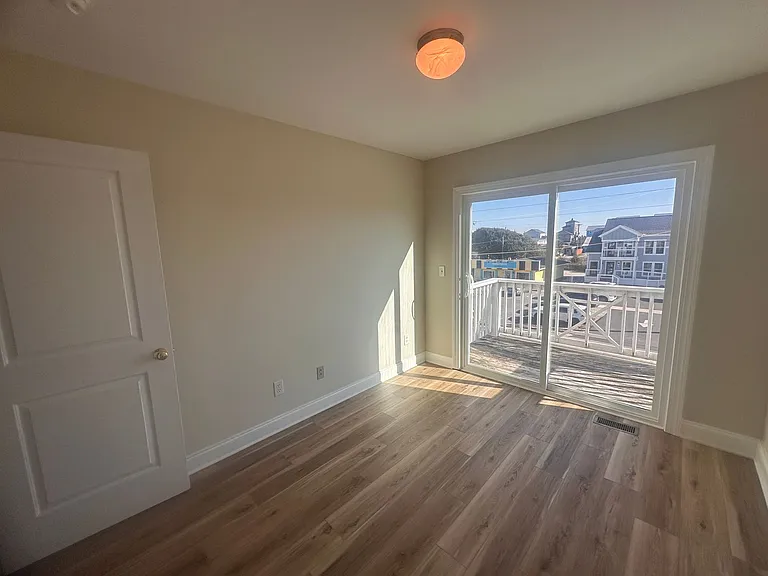 399 N New River Dr #C — Photo 25