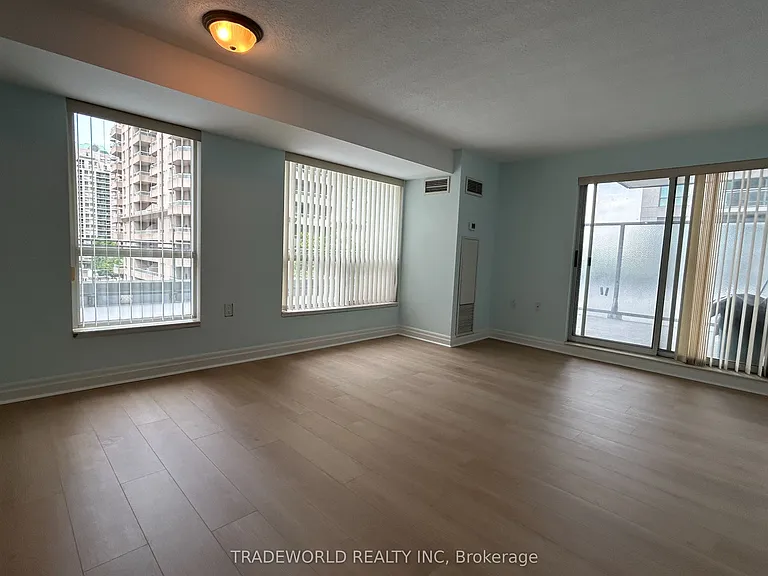 21 Hillcrest Ave #501 — Photo 3