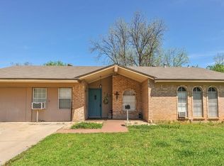 732 Meadowlark Cir, Crowley, TX 76036