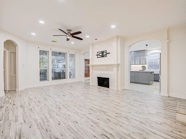 2027 Westshore Dr — Photo 16