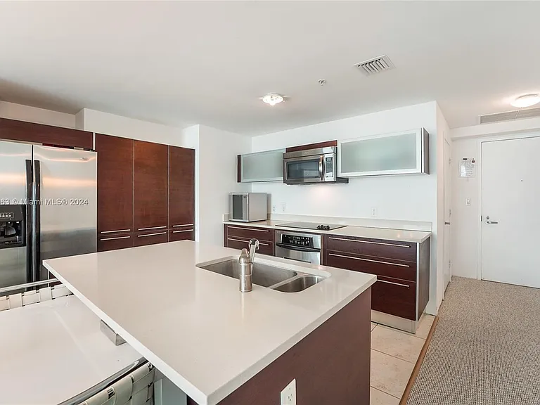 1900 N Bayshore Dr #3904 — Photo 4