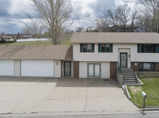 701 3rd St NW, Beulah, ND 58523