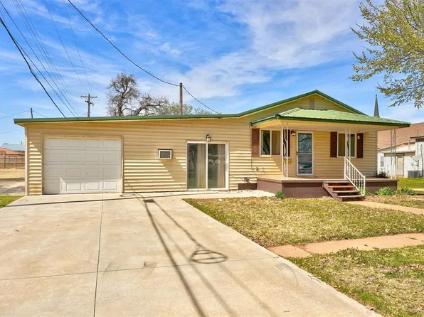 114 N Cheyenne St, Hennessey, OK 73742