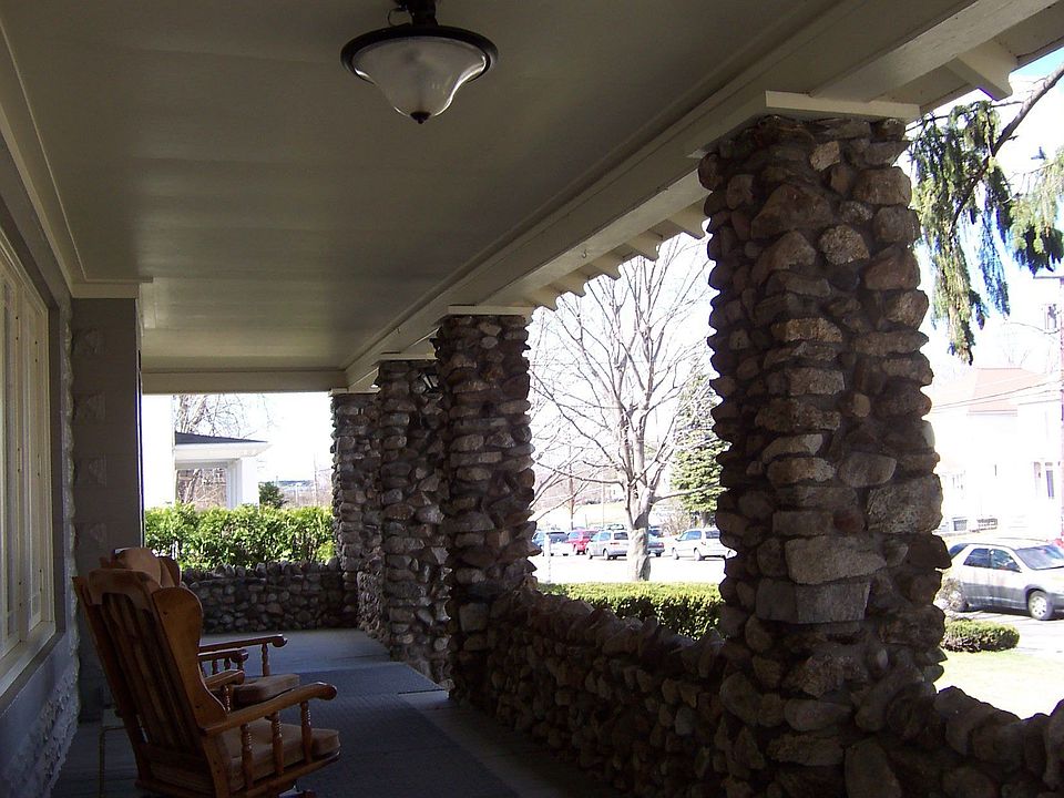 2nd image of 353 Main St