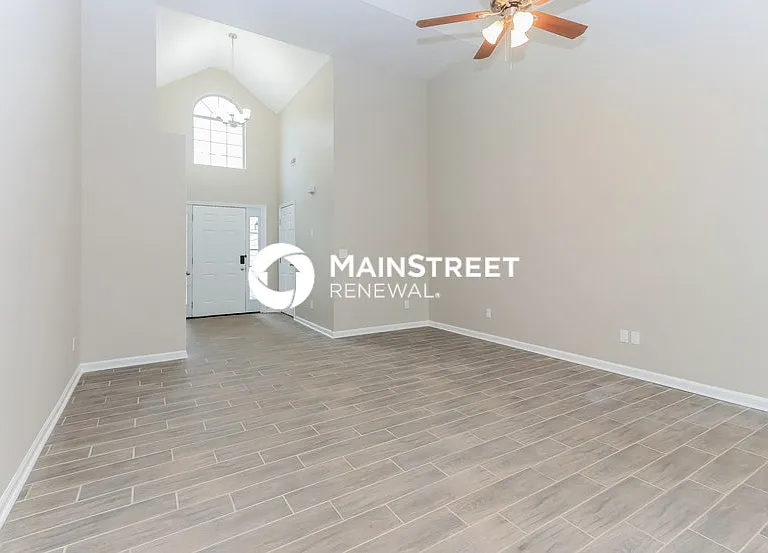 330 Fallview Dr — Photo 3