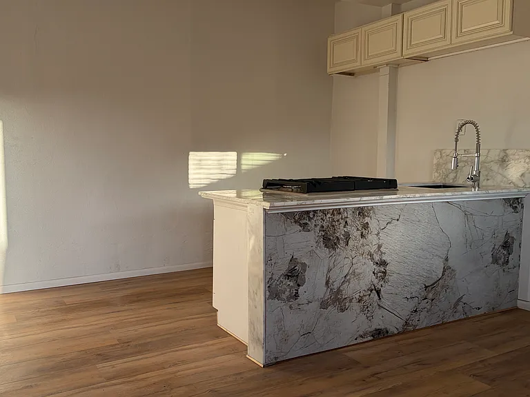 2415 Cabrillo Ave — Photo 6