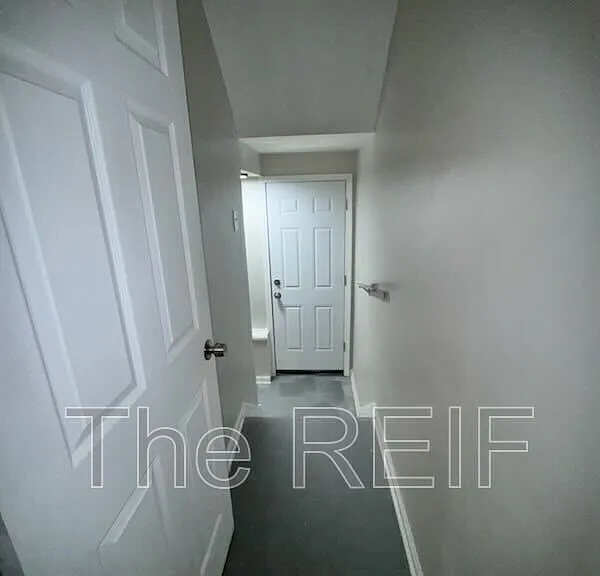 20045 Greenlawn St — Photo 3