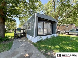 251 Alexander Rd, Lincoln, NE 68521