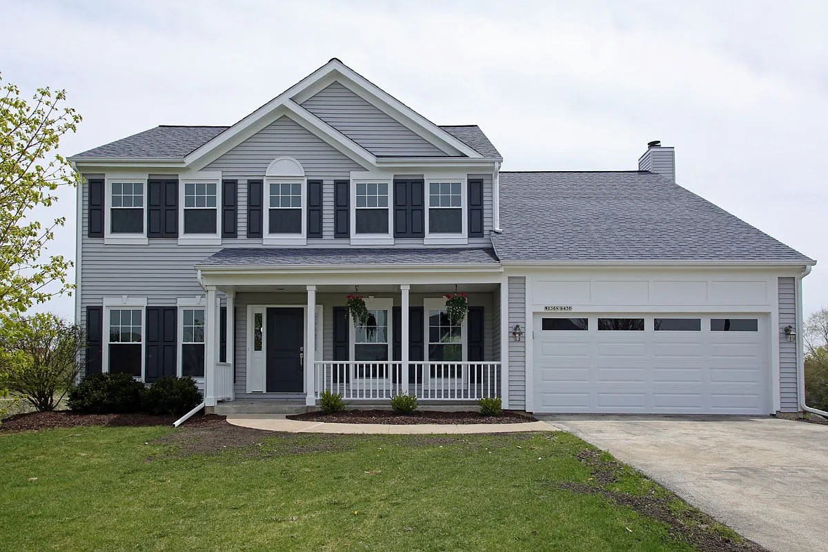 W136N6456 Cobblestone Dr photo 1