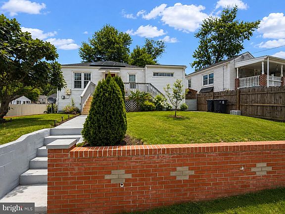 2nd image of 1209 Chapel Oaks Dr