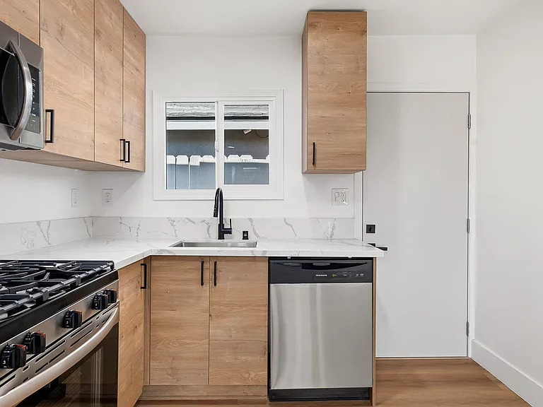4229 Swift Ave — Photo 29