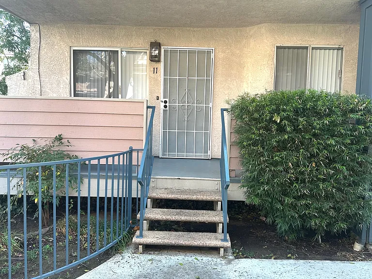 13126 Bromont Ave #11 — Photo 24