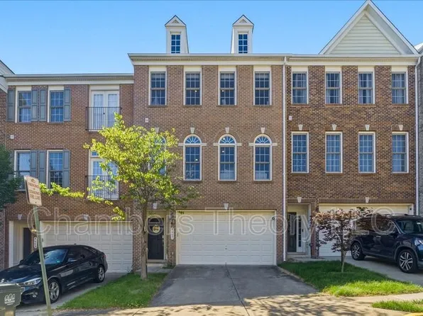 8407 Chaucer House Ct, Lorton, VA 22079